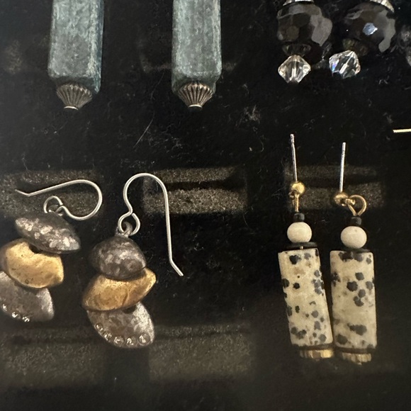 10 pairs of earrings for pierced ears. - Picture 4 of 7